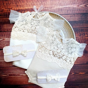 Baby outfit lace body, body light taupe cream with lace decoration. Newborn shooting. Baby photography. Size 52 or 56