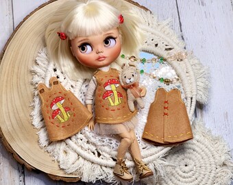 Robe de poupée Blythe. Robe de poupée avec broderie. Jupon de style vintage. Ensemble en beige avec broderie champignon