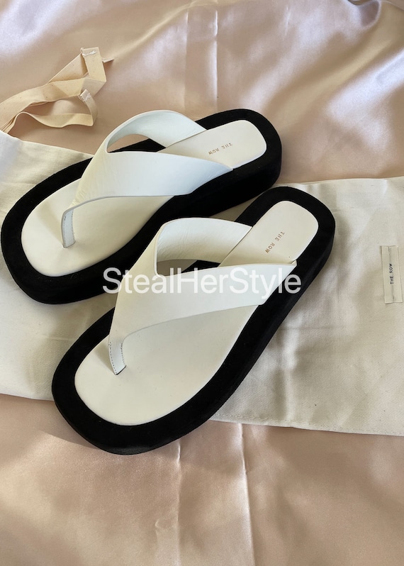 the row flip flops dupes