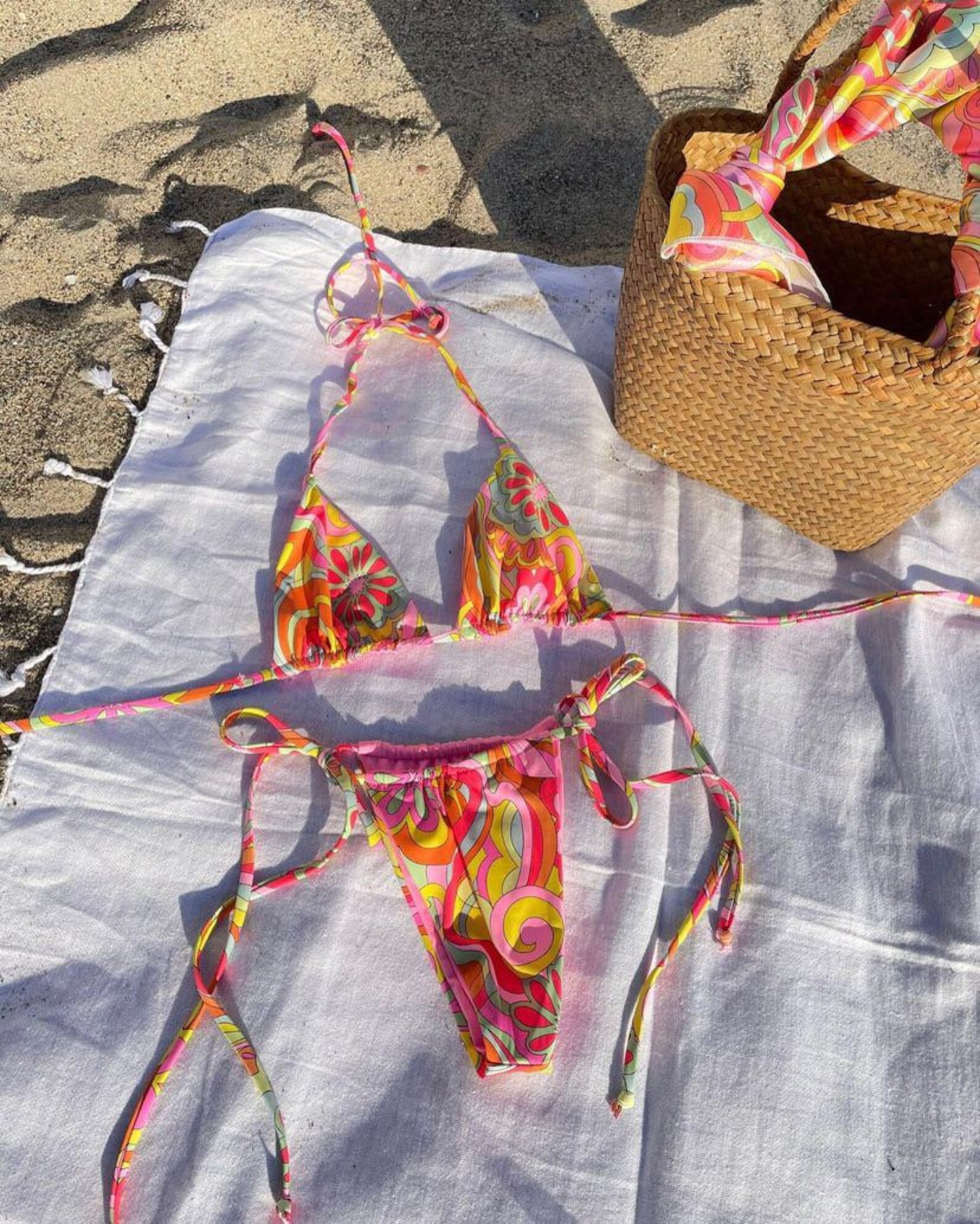 Frankies Bikini's Dupe Far Out 70s Retro Flower Print Etsy