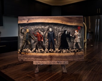 Planche à découper en résine « Cauchemars d'horreur », planche de service en résine horrifique, planche à charcuterie artisanale en noyer, décoration de cuisine artisanale, idées cadeaux d'Halloween