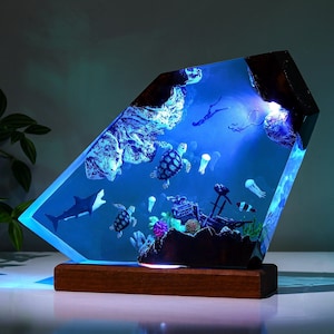 POLYGON DEEP Great White Shark and Diver Night Lights Killer whale resin lamp Epoxy Resin Table Lamp Home Decoration Mom Birthday Gifts