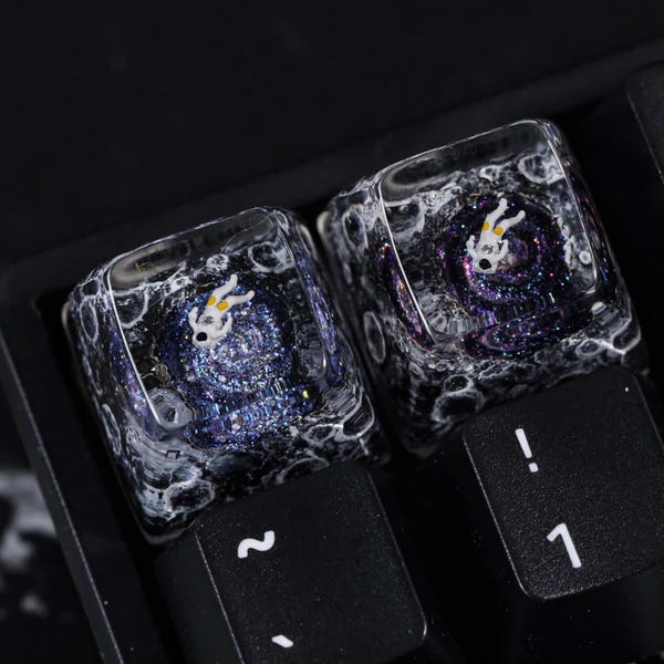 Astronaut artisan keycap for cherry MX keyboard, Galaxy keycap, Gravity astronaut keycap Space resin keycap handmade gifts for hom