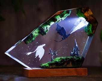 Lámpara de resina del dragón Desdentado volador de Cómo entrenar a tu dragón, luz nocturna de fantasía de Cómo entrenar a tu dragón con dragones blancos y negros, lámpara de bosque brillante, regalo para él.