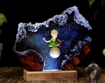 Handgemaakte Little Prince Galaxy epoxylamp – harsnachtlampje met sterrenhemel en vosscherm – uniek cadeau voor boekenliefhebbers en dromers