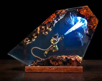 Brandweerlamp, handgemaakt hars led-licht, vaderdagcadeau voor brandweerman, pensioencadeau, brandweerman bureaudecor
