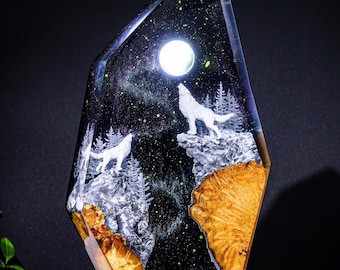 Couple Howling Wolf in HUNTER'S MOON lamp Aurora Borealis Epoxy Lamp Alaska Decor Northern Lights Lamp Decor Desk Lamp Boho Home Decoration