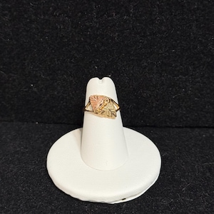 Vintage 10K Black Hills Gold Leaf Size 5 Ring