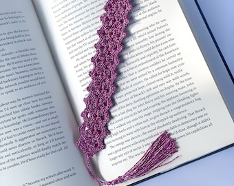 Crocheted bookmark, readers handmade bookmark, book club gift, gift ideas for book readers, book accessories, book lover gift