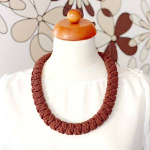Collier de corde de coton noué fabriqué à partir de cordon de coton doux léger, collier long, collier de déclaration, idées cadeaux, collier textile
