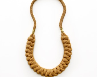 Handgemaakte geknoopte katoenen touw slabbetje, textielsieraden