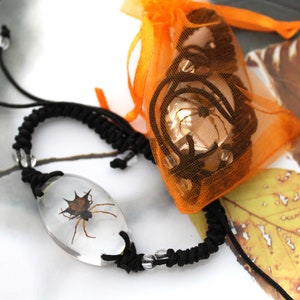 HORN Spider RESIN Charm - Small Teardrop or Bracelet Shape. Ideal for Stylish Jewelry or Keychain, Unique Birthday Gift