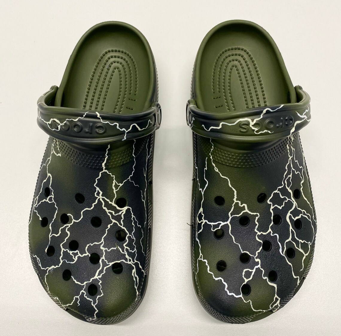 black and blue lightning crocs
