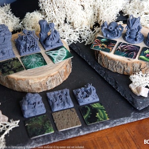 HeroQuest Jungles of Delthrak Miniaturen Set - Blockade, Spinnenwebe, Sand, Dschungel, Ranken, Kokon, Spawnlings, Spinne, Serpent, Centipede