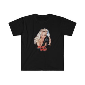 Barb Wire (Pamela Anderson Lee)  - Retro 90&#39;s Movie T-Shirt