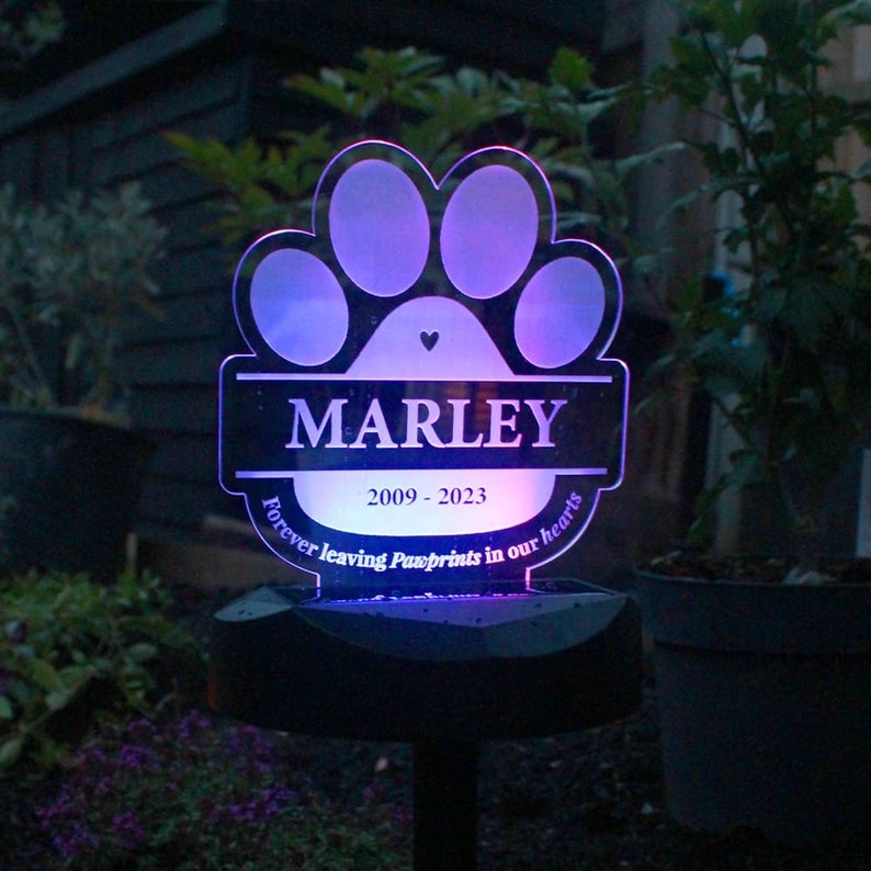 Personalised Pet Memorial Outdoor Solar Light | Memorial Garden Decor imagem 6