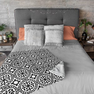 Lisbon Throw Blanket, Latin Throw Blanket, Portugal Blanket, Lisbon Pattern, Moroccan, Modern, Minimal, Geometric, Home Décor
