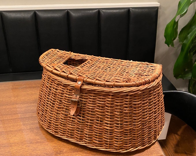 Vintage Wicker Creel Fly Fishing Basket With Leather Strap VTG