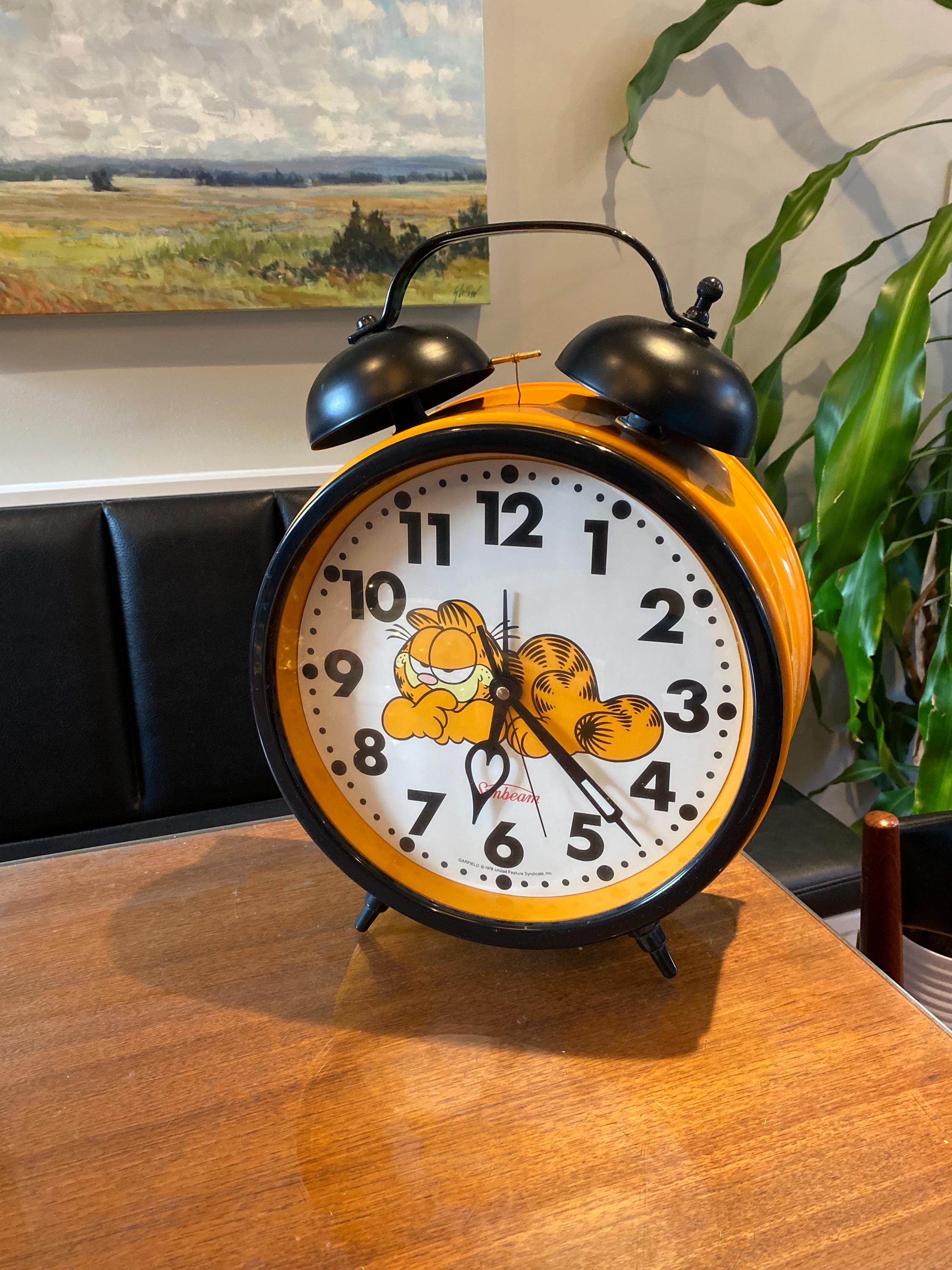 Vintage Large Garfield Wall Clock / Vintage Garfield Clock