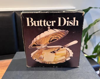 Vintage new old stock  5” x 5” metal clam butter dish / vintage metal  clam shaped caviar dish  / caviar dish in original packaging