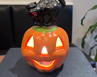 Vintage Halloween Black Cat On Pumpkin Ceramic lamp / vintage Halloween cat on pumpkin table lamp