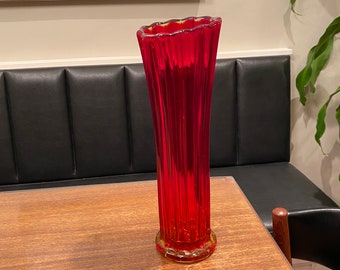 Vintage MCM 12” Amberina Ribbed Vase / vintage Amberina ribbed vase / Amberina red vase