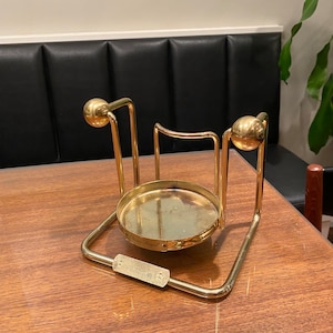 Berceau de bouteille en chrome Chivas Regal, balançoire, verseur de boisson/verseur de bouteille d'un demi-gallon/articles de bar vintage, service de bar