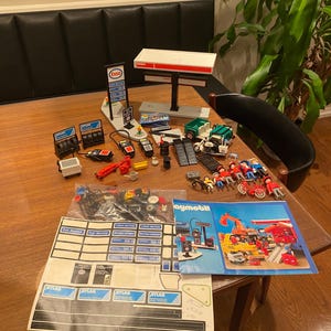 Vintage Complete 1981 Playmobil Esso gas station / vintage esso toy gas station / vintage toy esso station made in Germany by geobra