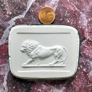 P160 Byzantine lion magnificent and large form cameo/intaglio/plaster cast