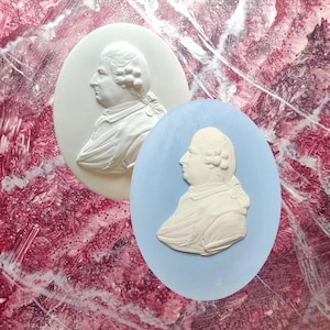 Medallón con retrato de Joseph Banks, distinguidos personajes, relieve ovalado de yeso, azul y blanco Wedgwood