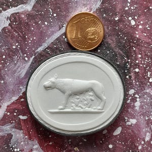 P295 Capitoline Wolf Cameo Plaster Cast Intaglio