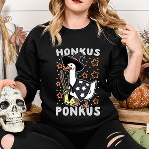 Halloween Witch Goose Honkus Ponkus Sweatshirt, Witch Goose Sweatshirt, Silly Goose Shirt, Hokus Pokus Sweatshirt, Halloween Witch Hoodie