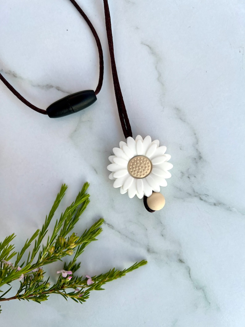 Bloemstimulerende siliconen ketting Fidget-sieraden Borstvoeding verpleegketting Voor ADHD, Autisme, ASS Siliconen ketting met kralen Moeder afbeelding 3