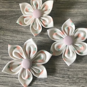 Small Pink Floral Collar Flower