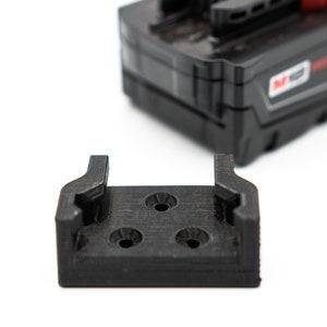 10x Locking Milwaukee M18 Battery Holder Slide-in Slot Wall Mount Bracket M-18