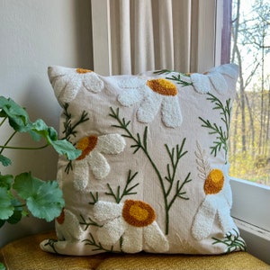 Spring Daisy Embroidered Throw Pillow Cover, Tufted Pillow, Spring Decor, Floral Pillow, Plant Pillow, Fits 18x18 or 20x20 Inserts