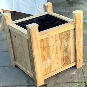 Gerecycled houten plantenbak met afwateringssysteem voor de tuin, patio, balkon of woonkamer