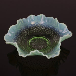 Many Loops Green Opalescent Glass Bowl Jefferson #247 EAPG Antique