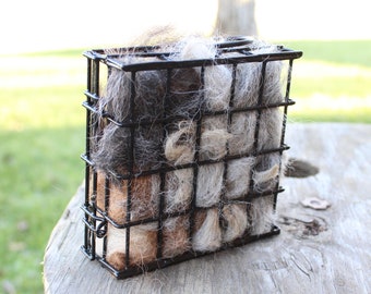 Alpaca fibre bird nesting material, Raw alpaca fibre bird feeder; All natural nesting fibre