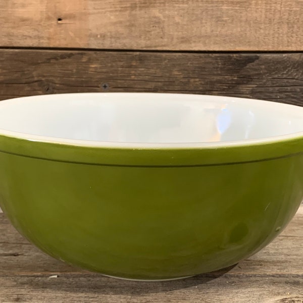 Vintage Pyrex, Avocado Green Mixing Bowl, No. 404, 4QT.