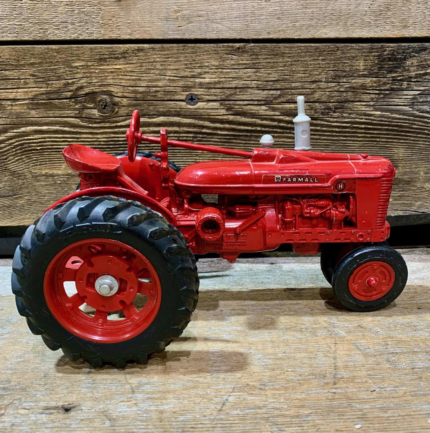 IHC Farmall Super MD Tractor Decal Set – New Old Stock Style, Free Shipping