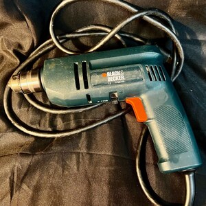 Black & Decker 1/2 VSR Electric Drill