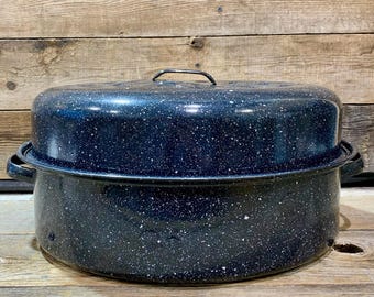 Assadeira de esmalte preto com pintas, década de 1970-80