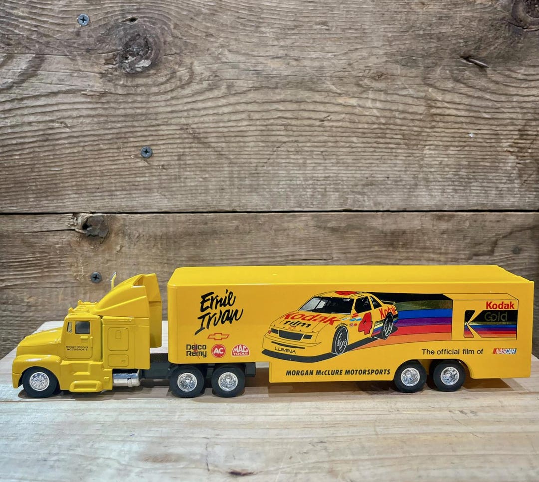 Racing Champions, Ernie Irvan #4, Kodak Film, 1:64 Scale, Team
