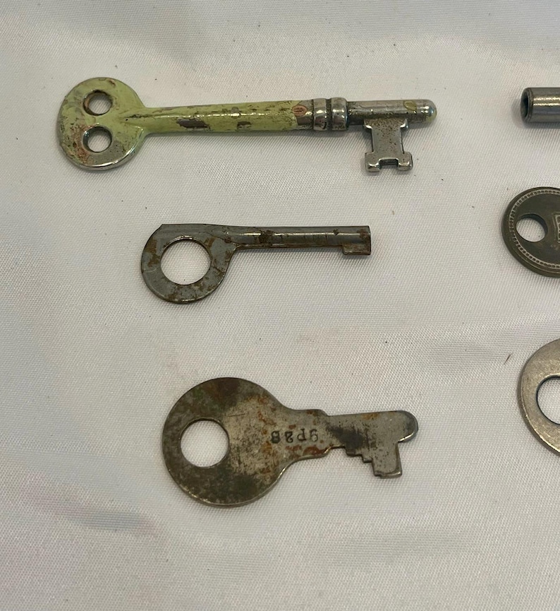 Tarnish Key Antique Skeleton Key, Clock Key, Vintage Keys, Set of 6 - Etsy