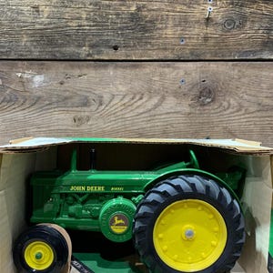ERTL, John Deere Diesel, 1949-1954 Model R Tractor, 1:16 Scale, Diecast, NIB