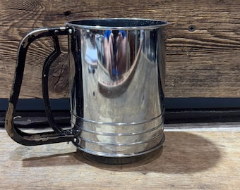 Stainless Steel, Flour Sifter, Squeeze Handle, 5.25"