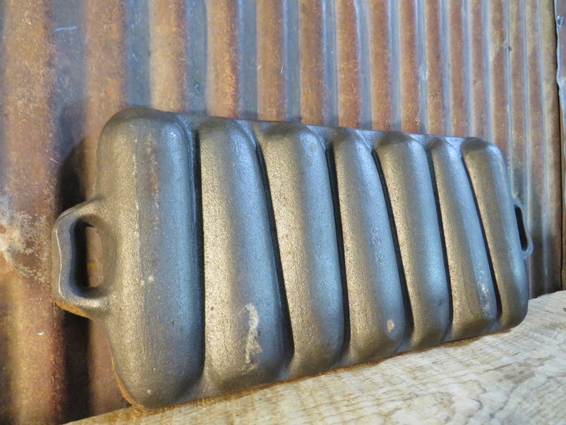 Buy Vintage Cast Iron Cornbread Mold Pan Corn Stick Pan 7S 26 Online in