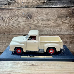 Road Legends, 1953 Ford Pick-Up, No. 92148, 1:18 Scale, Diecast, In Box