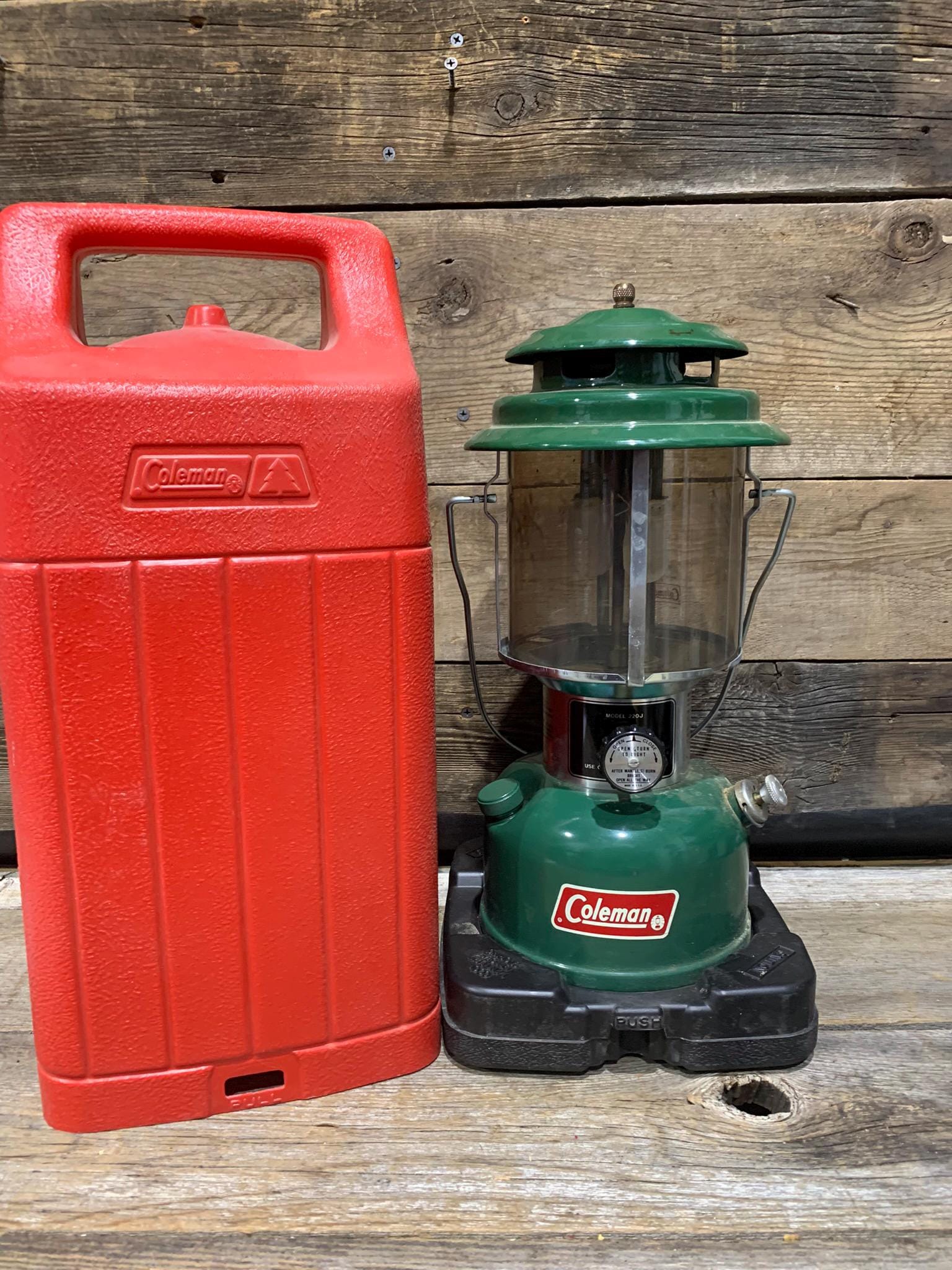 1977 Coleman, Model 220J, Double Mantle Lantern, in Case UK
